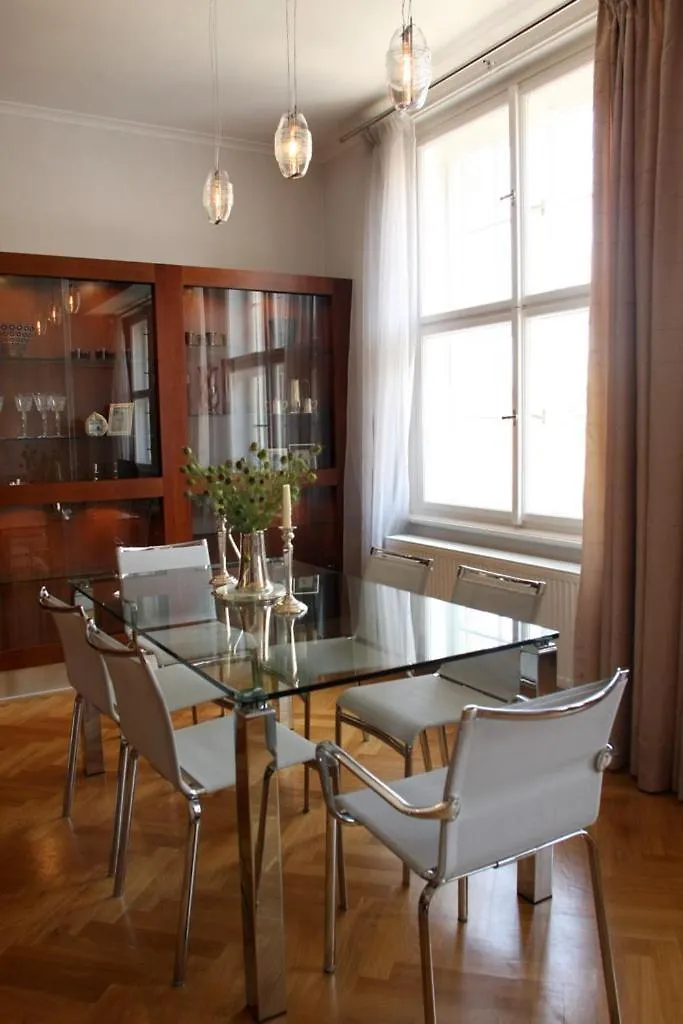 Spacious Elegance In The Heart Of Old Town Prague