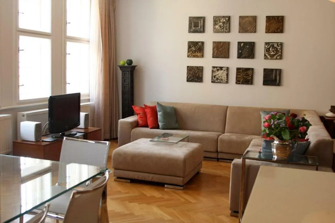 Apartment Spacious Elegance In The Heart Of Old Town Prague