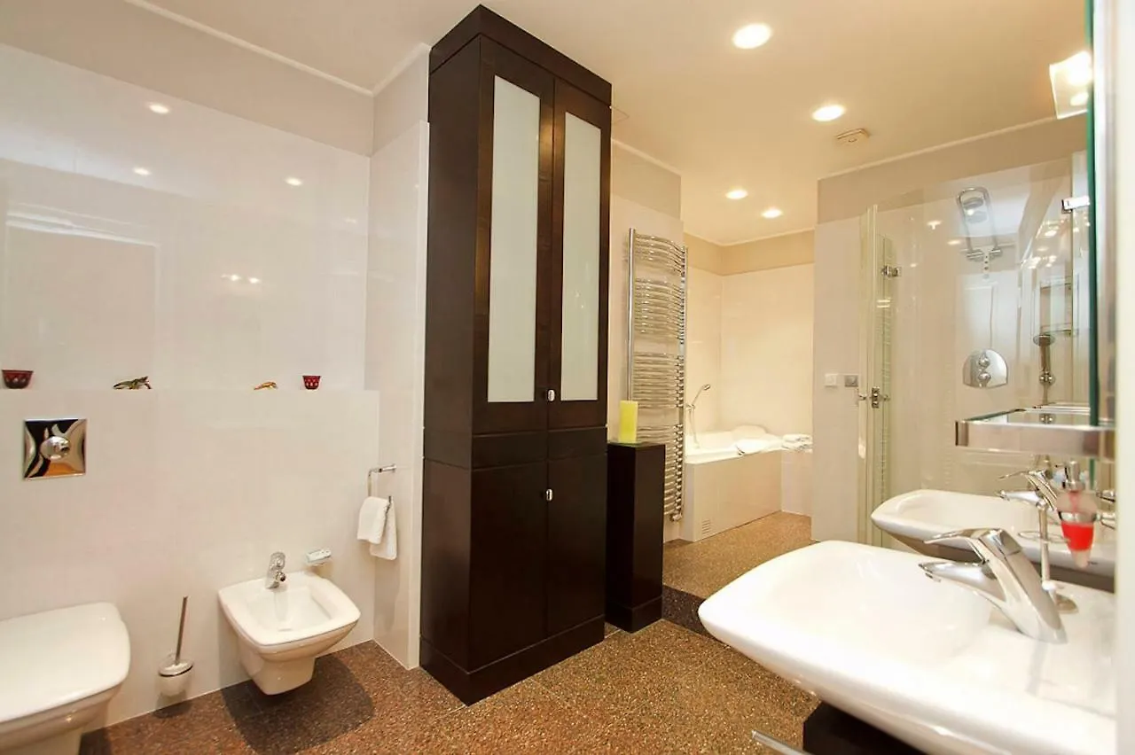 Apartment Spacious Elegance In The Heart Of Old Town Prague