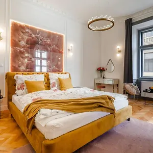 Apartment Emperor Castle View, Prague