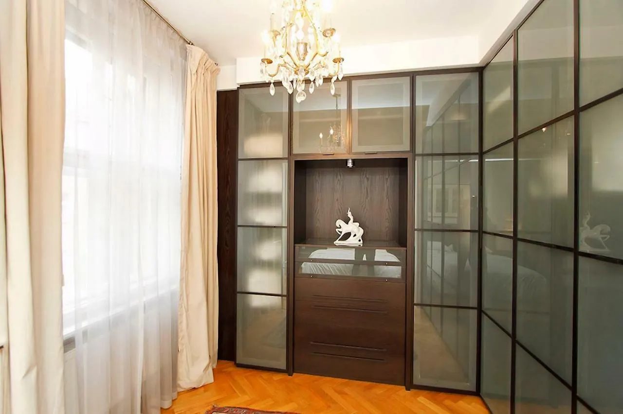 Spacious Elegance In The Heart Of Old Town Praha Apartmán