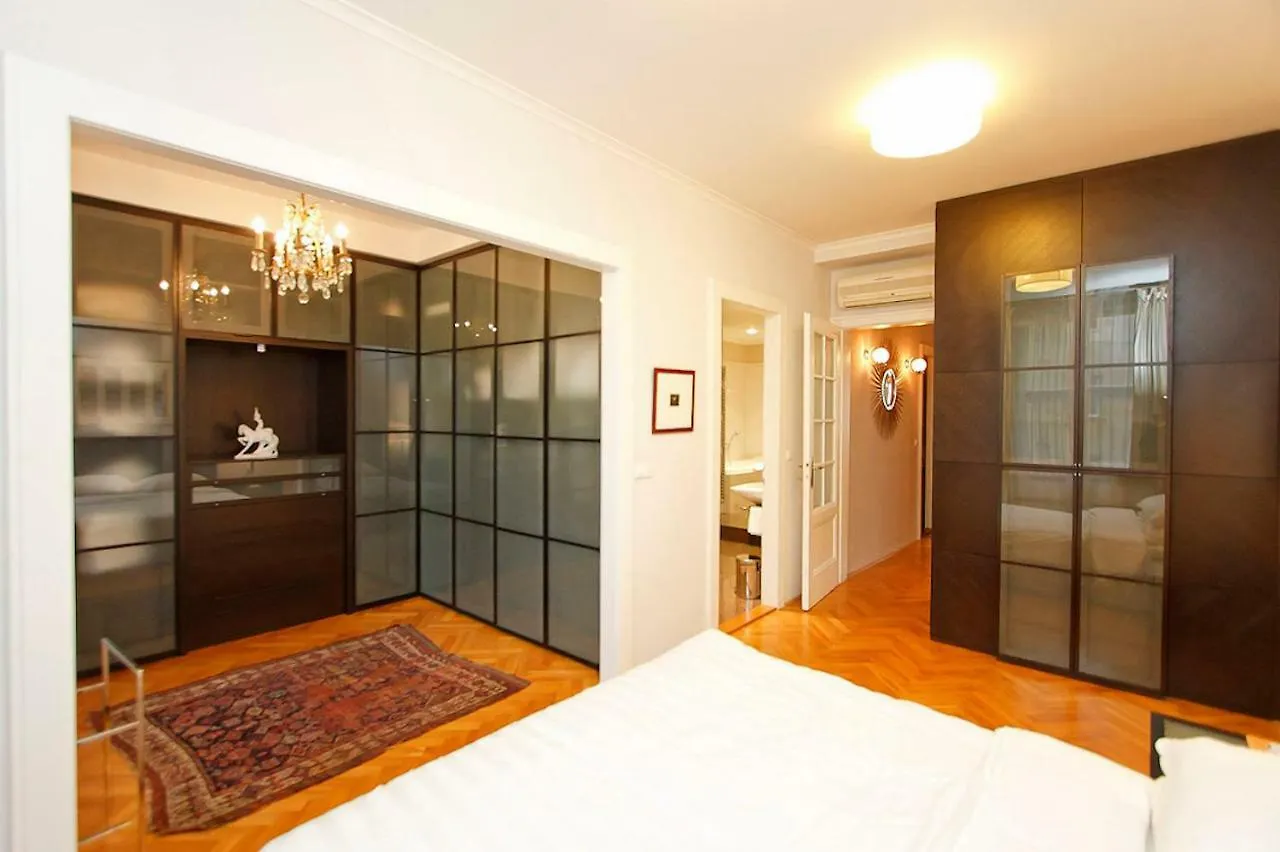Apartment Spacious Elegance In The Heart Of Old Town Prague
