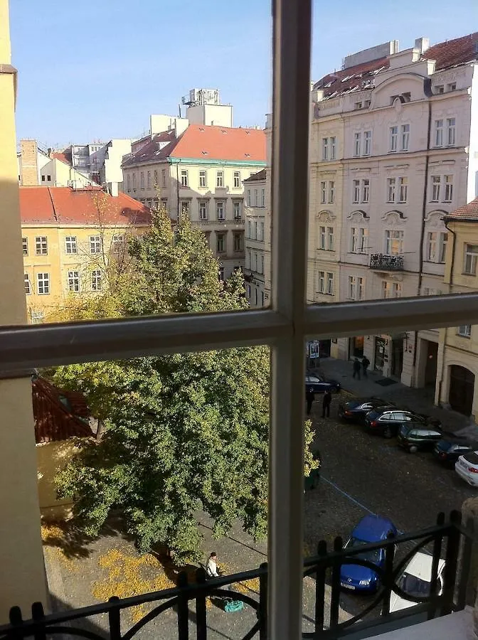 Spacious Elegance In The Heart Of Old Town Prague